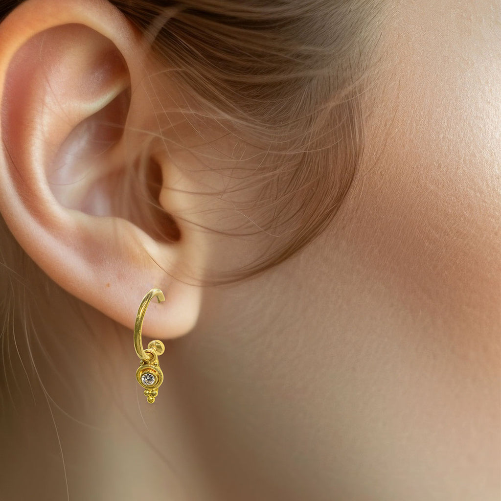 Drops of Light - Diamond Earrings in 22 Karat Gold